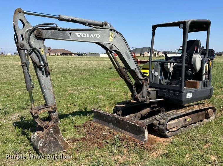2011 Volvo EC35C mini excavator - DG4423