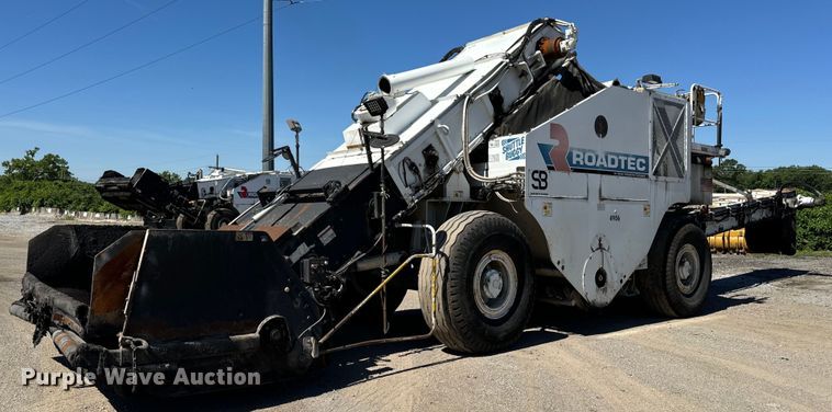 2011 Roadtec Shuttle Buggy 2500D material transfer vehicle - DL4436