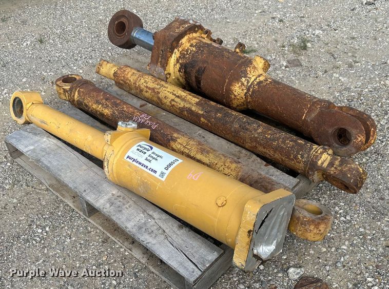 (4) hydraulic cylinders - DO6519