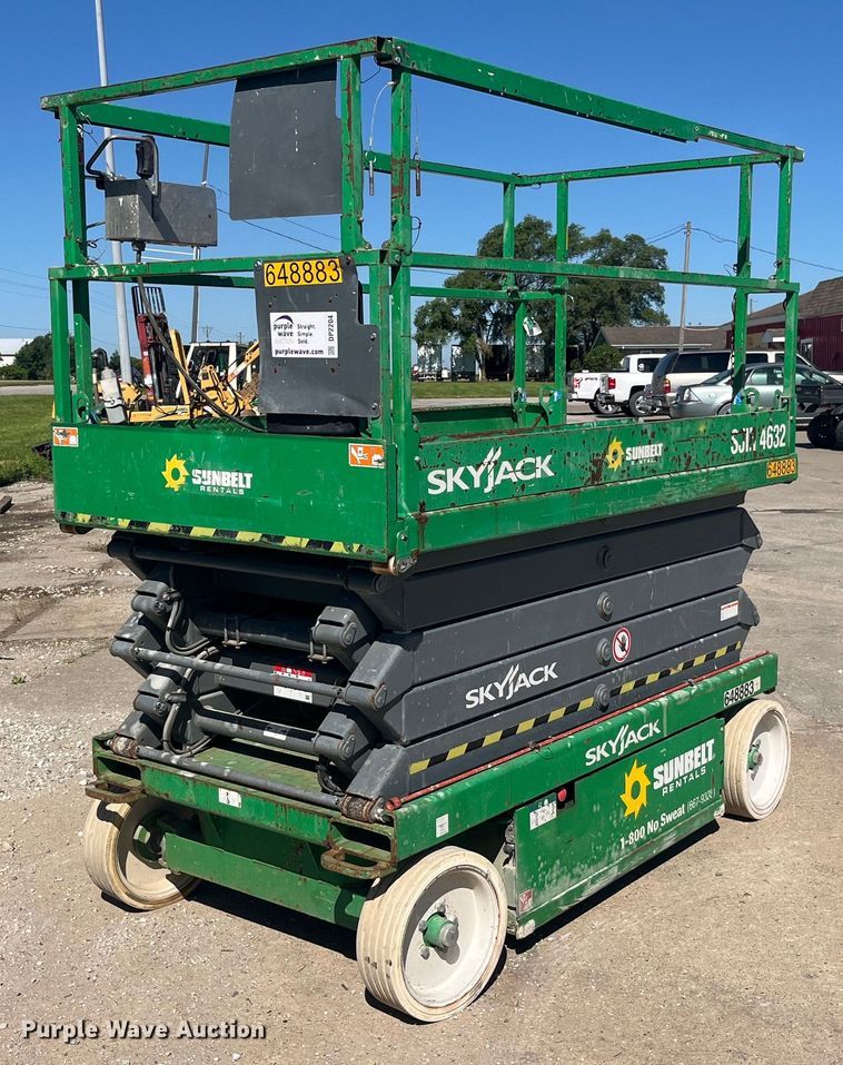 2014 Skyjack SJIII 4632 scissor lift - DP2204