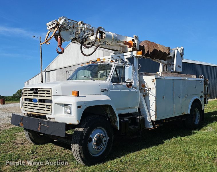 1988 Ford F800 digger derrick truck - DP6467