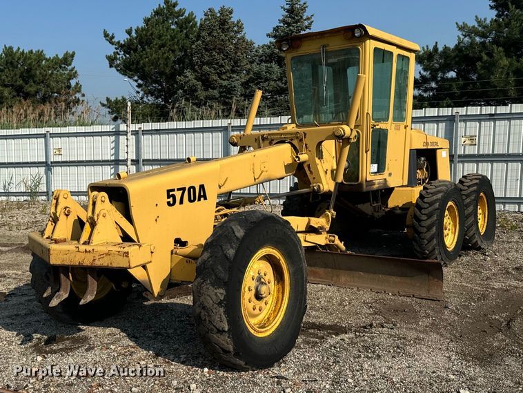 1968 John Deere 570A motor grader - DS5567