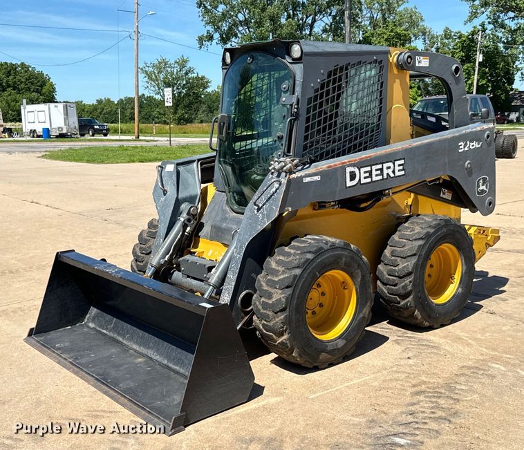 2010 John Deere 328D skid steer loader - DX0737