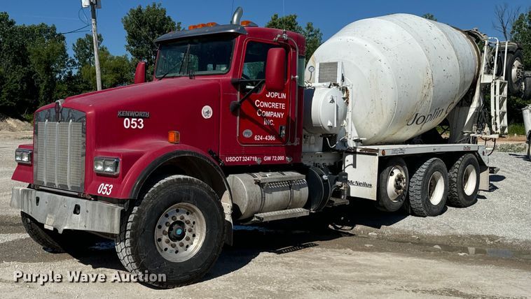 2014 Kenworth W900 ready mix truck - DX0743