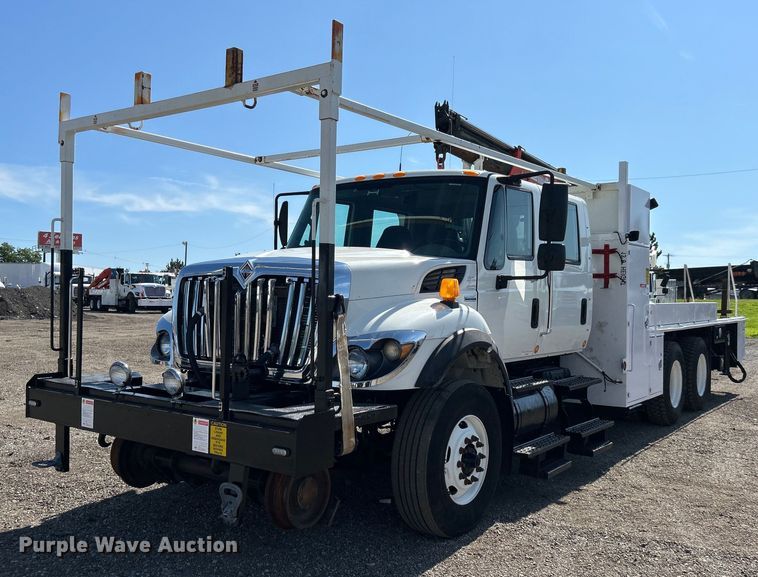 2009 International WorkStar 7500 crane truck - EG0699