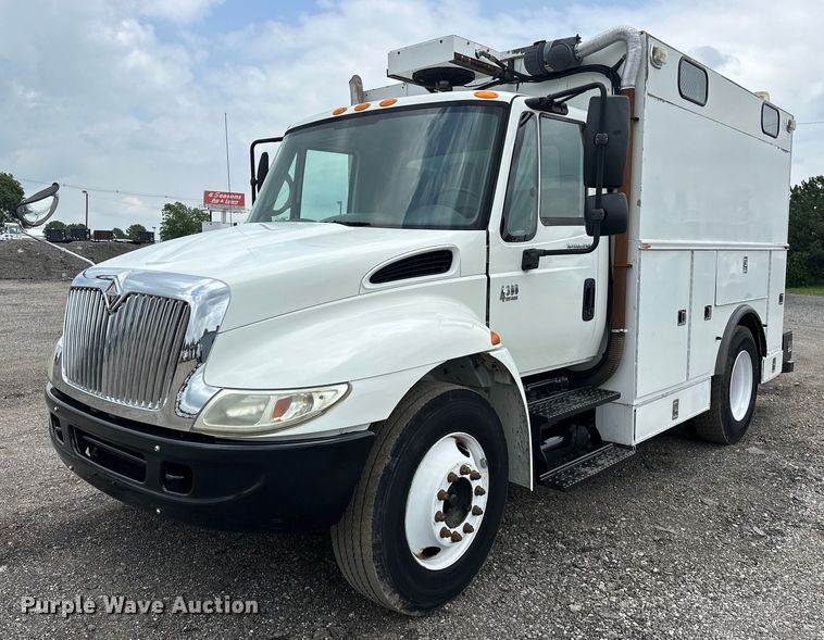 2006 International  4300 SBA utility / service truck - EG1620
