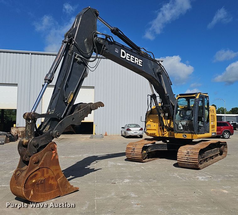 2018 John Deere  245G LC excavator - EJ5681