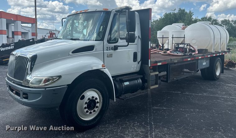 2006 International  4400 flatbed truck - EK1400