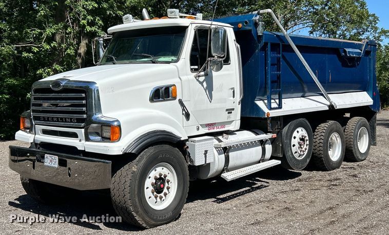 2009 Sterling L9500 dump truck - EK4700