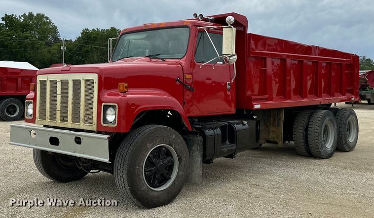 1991 International  2554 dump truck - LR9382