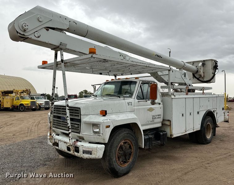Ford F700 Bucket Truck For Sale | Purple Wave Auction