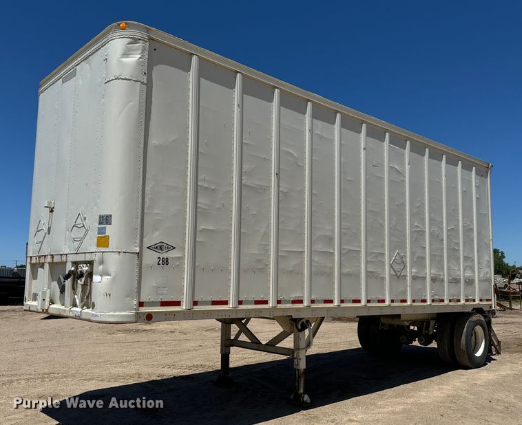 1984 Fruehauf dry van trailer - NL9923