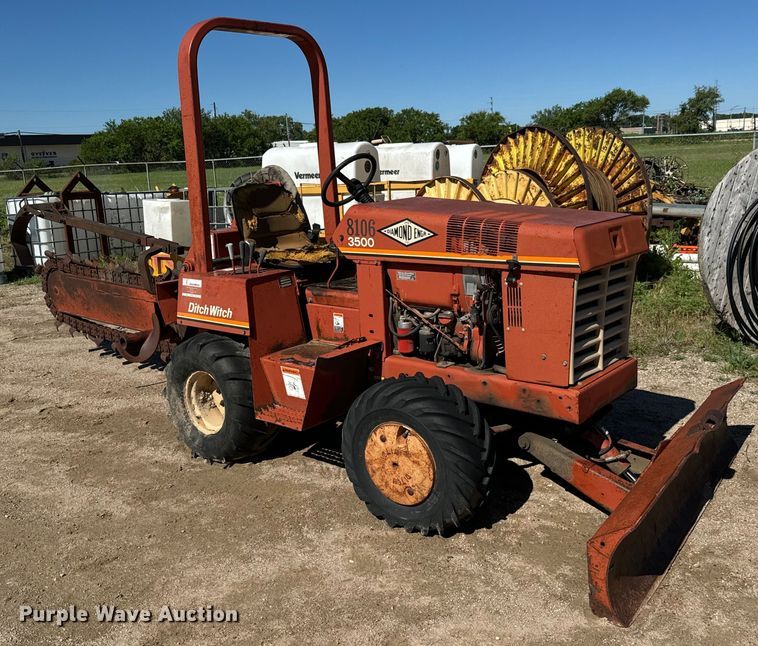1990 Ditch Witch  3500 LSB trencher - NL9928