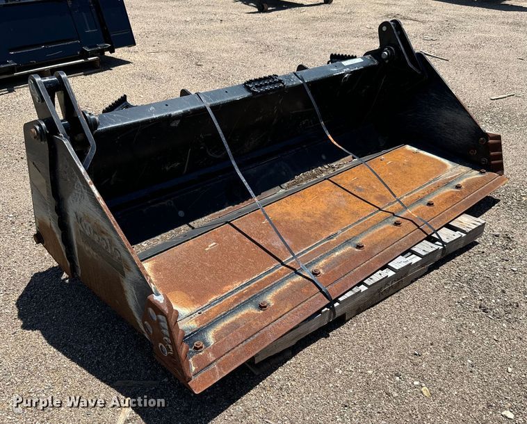Kubota skid steer four-in-one bucket - NL9951