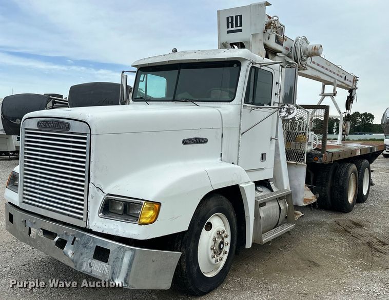 1992 Freightliner  FLD crane truck - NR9978
