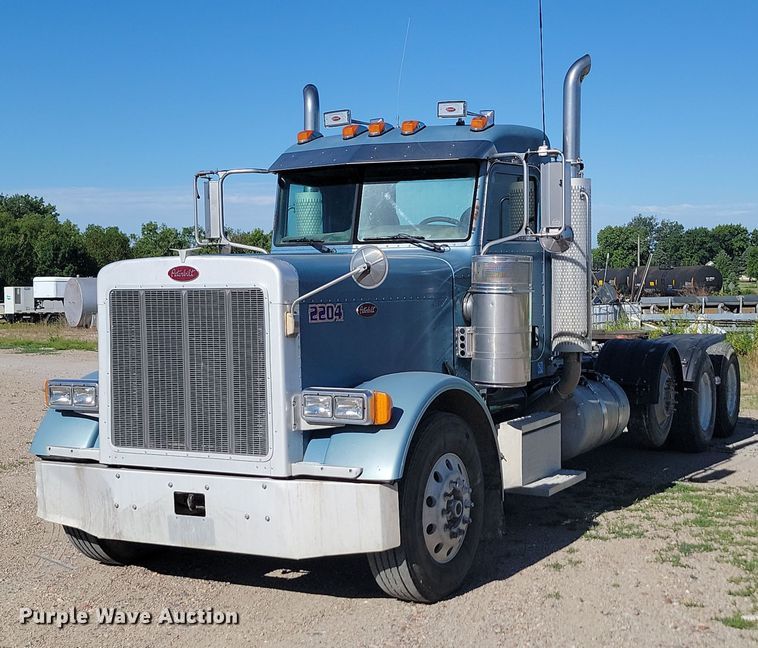 2006 Peterbilt  379 semi truck - NZ9941
