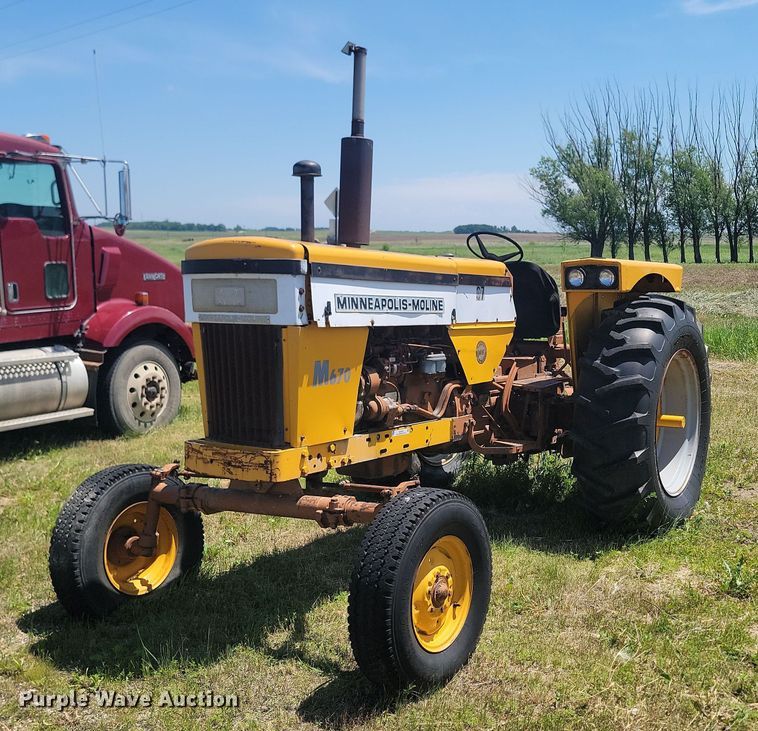 1966 Minneapolis-Moline M670 tractor - NZ9976