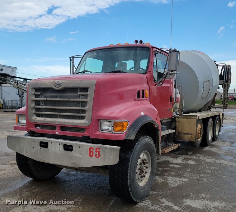2007 Sterling  LT9511 ready mix truck - NZ9980