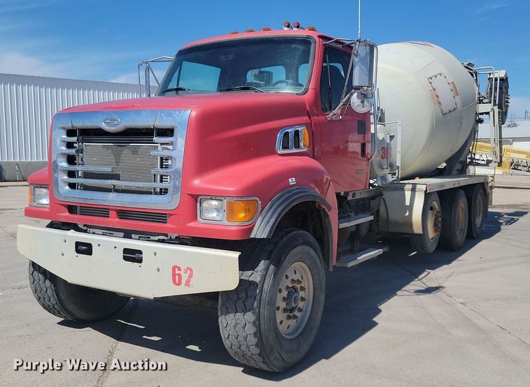 2007 Sterling  LT9511 ready mix truck - NZ9981