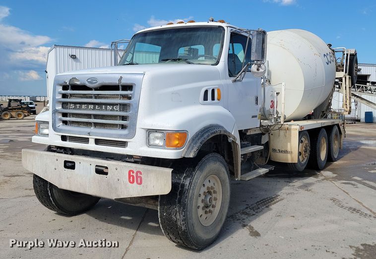 2007 Sterling  LT9511 ready mix truck - NZ9982