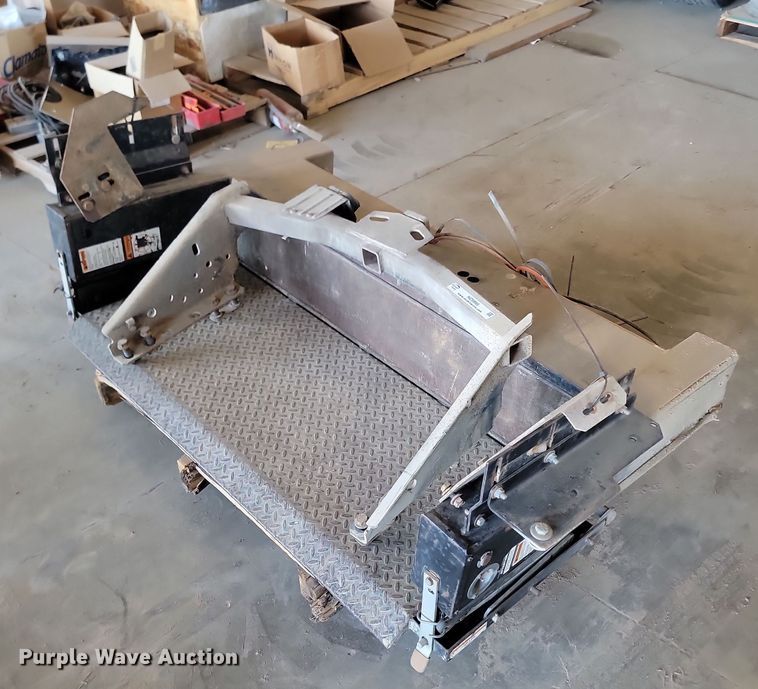 Eagle Lift  EDL-60 end lift gate - NZ9995