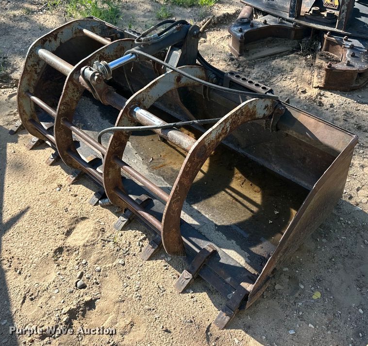 Melroe skid steer grapple bucket - OI9235