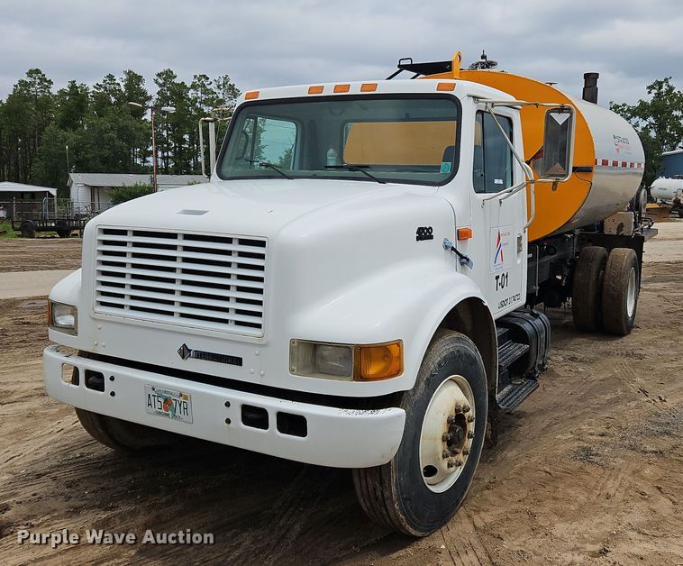 2000 International  4700 tack distributor truck - OK9885