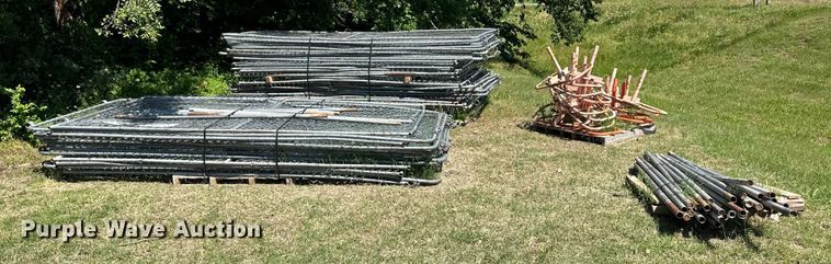 Chain link fence - OL9542