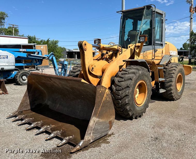 2004 Case 621D wheel loader - OL9566