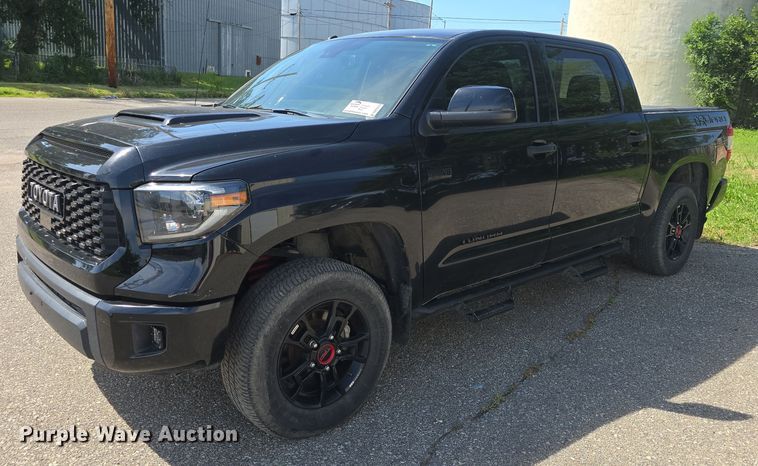 2019 Toyota  Tundra CrewMax pickup truck - DM1674