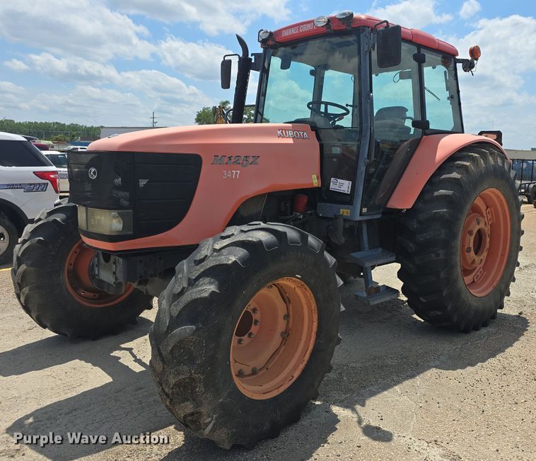Kubota M125X MFWD tractor - DM1737