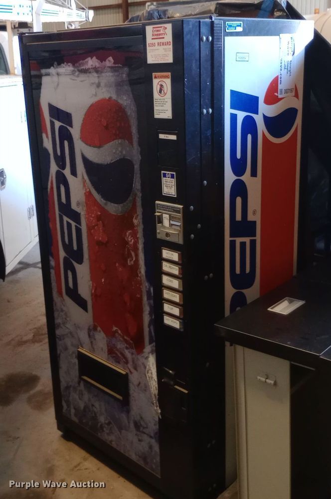 Vendo vending machine - DQ7157