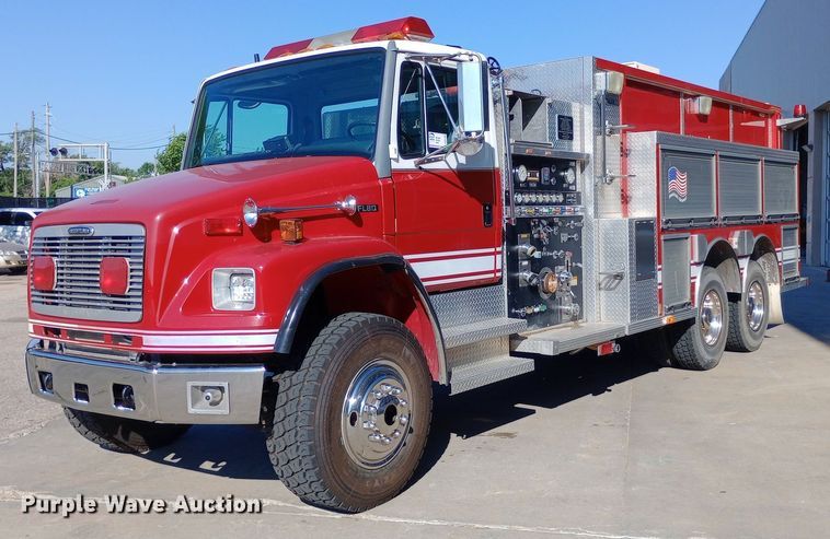 2000 Freightliner  FL80 fire truck - DQ7159