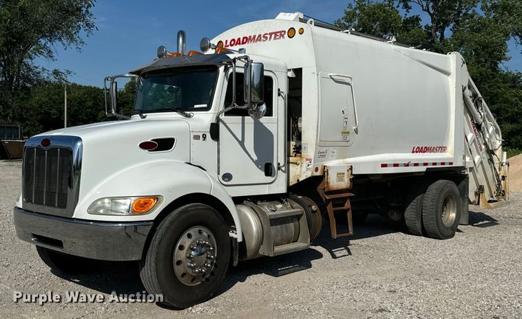 2015 Peterbilt 337 refuse truck - DX0713