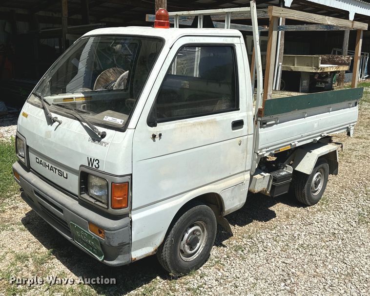Daihatsu HiJet mini truck - EH6935
