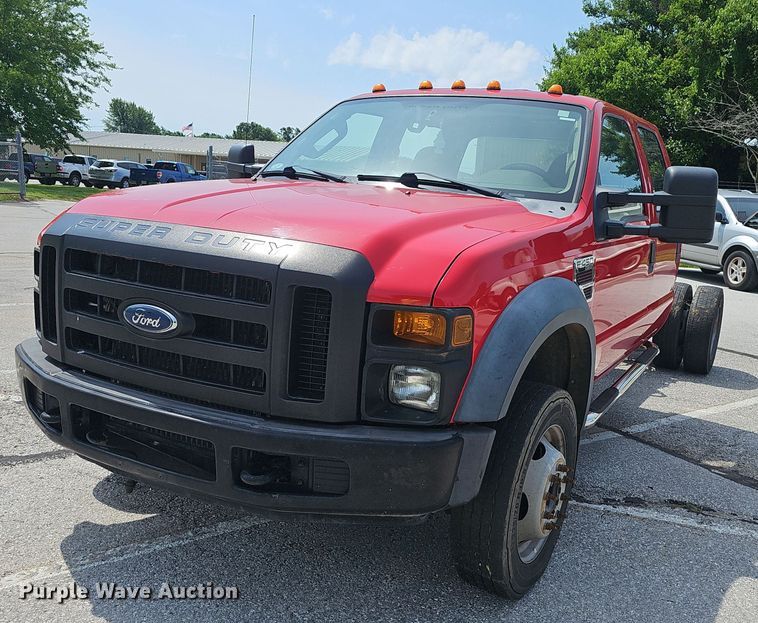 2008 Ford  F450 Super Duty Crew Cab truck cab and chassis - EJ5580