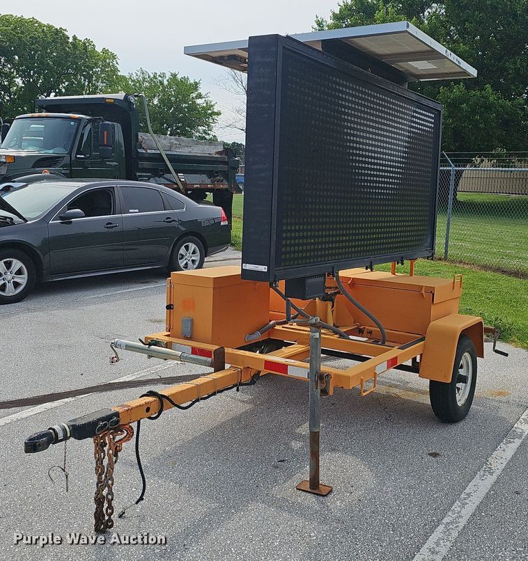 American Signal message board trailer - EJ5586