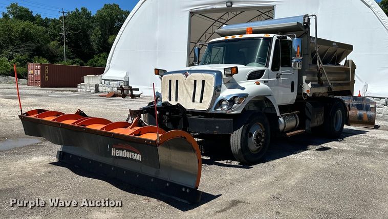 2014 International  7300 dump truck - EJ6870