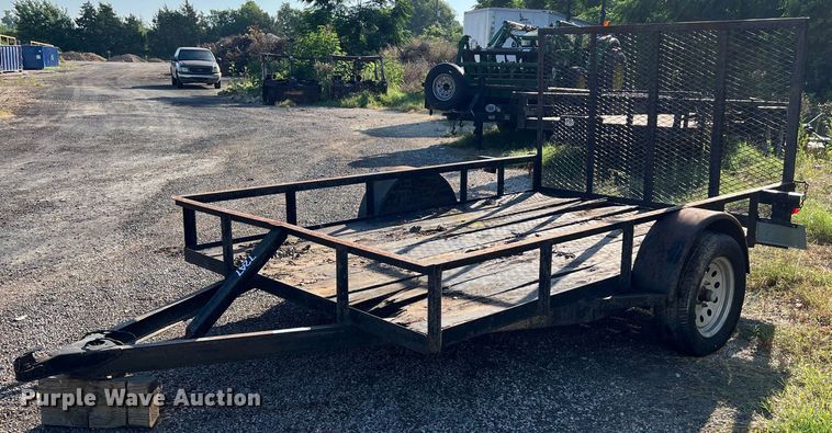 2010 C&M utility trailer - LU9899