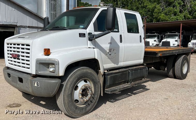 2004 GMC C8500 flatbed truck - LU9950
