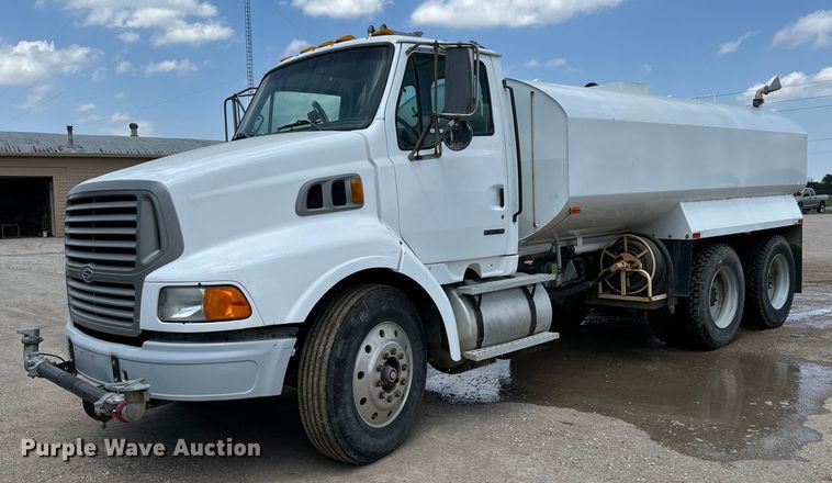 1999 Sterling water truck - MU9799