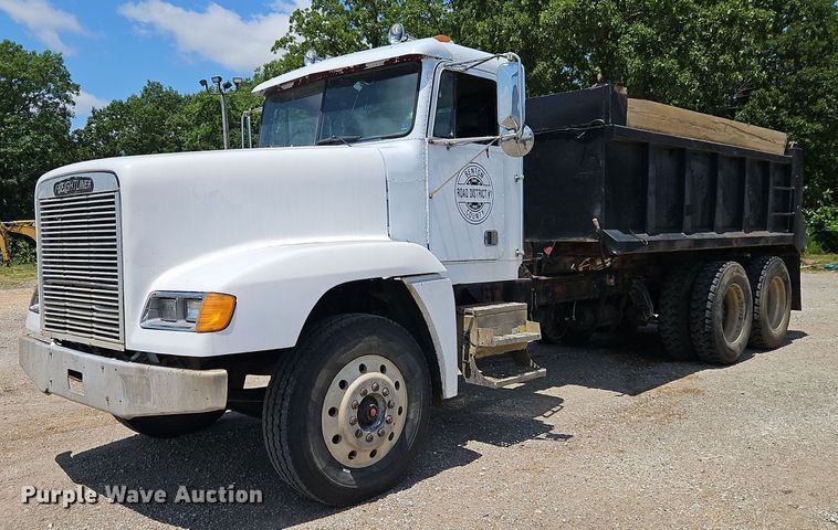 1990 Freightliner FLD dump truck - NS9528