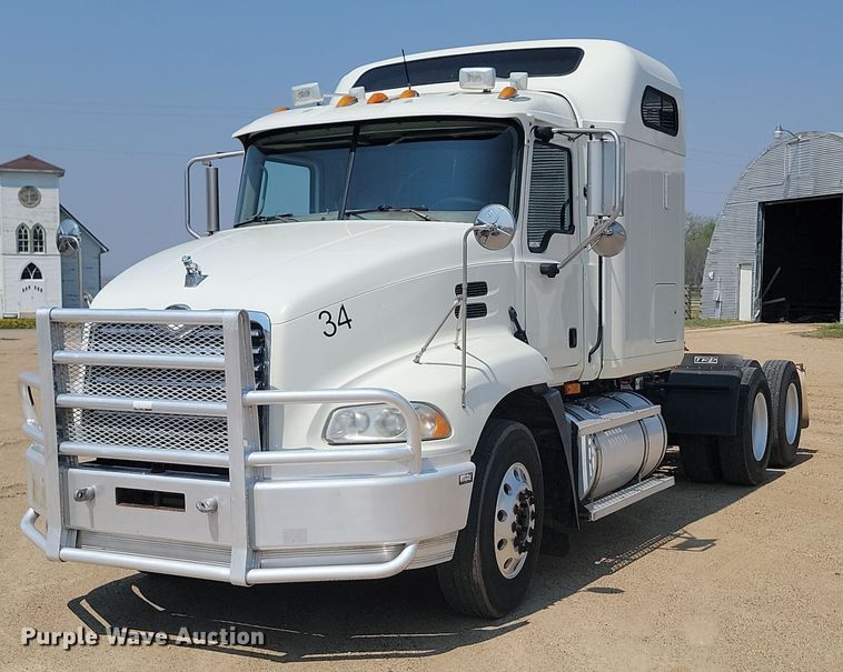 2007 Mack Vision CXN613 semi truck - NZ9868