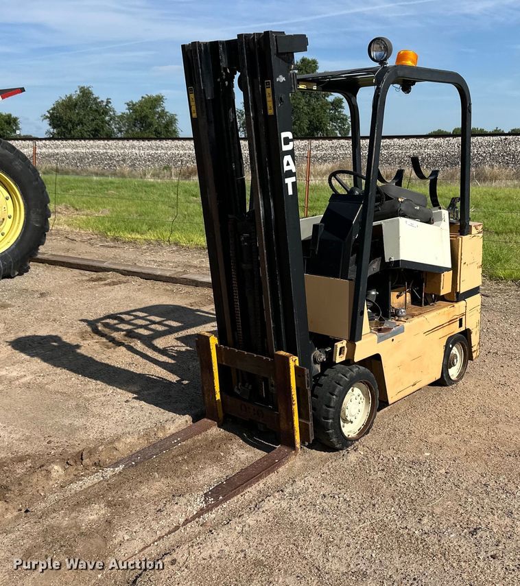 Caterpillar TC40D forklift - OI9223
