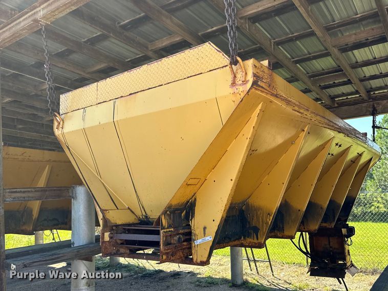 Highway Equipment Company F-2020-14 spreader - OI9239