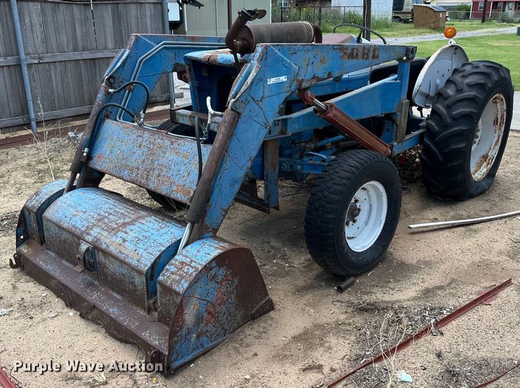 Ford 3000 tractor - OL9600