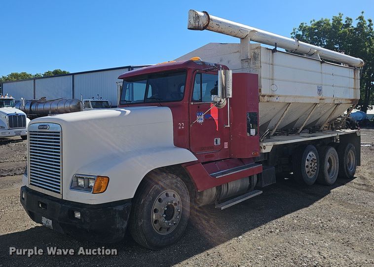 2000 Freightliner FLD 120 seed tender truck - DP6455
