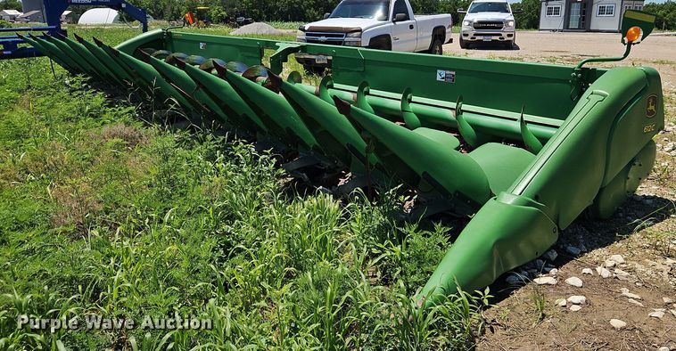 2009 John Deere 612C corn head - DR8637