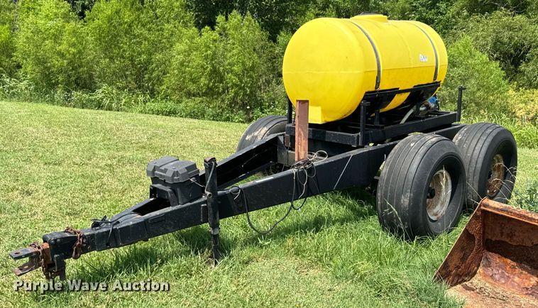 B&B turf sprayer - DX0776