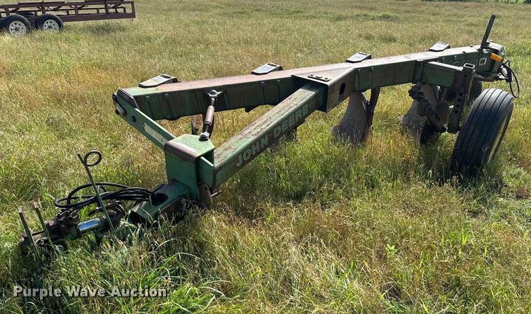 John Deere  2600 four bottom plow - EH3961
